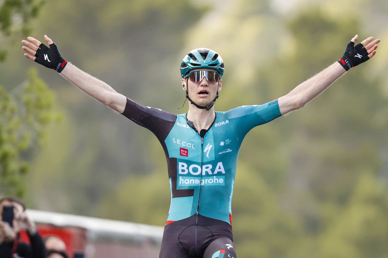 Volta a la Comunitat Valenciana 2022 - 72nd Edition - 3rd stage Alicante - Antenas del Maigmo&acirc; 155,1 km - 04/02/2022 - Aleksandr Vlasov (RUS - Bora - Hansgrohe) - photo Luis Angel Gomez/SprintCyclingAgency&Acirc;&copy;2022