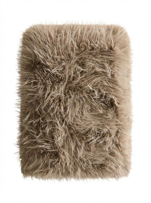 Fluffy Blanket in Beige