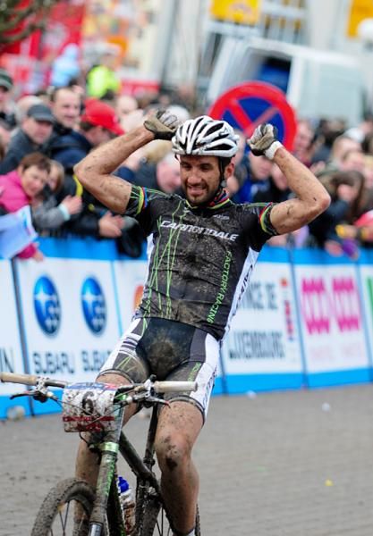 Manuel Fumic (Cannondale) led almost the whole race but had to settle for second place.
