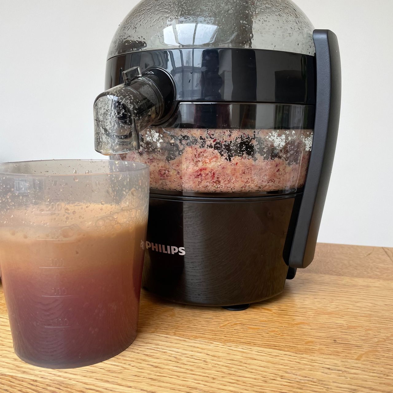 We tried the Philips Viva Centrifugal Juicer, which can do everything
