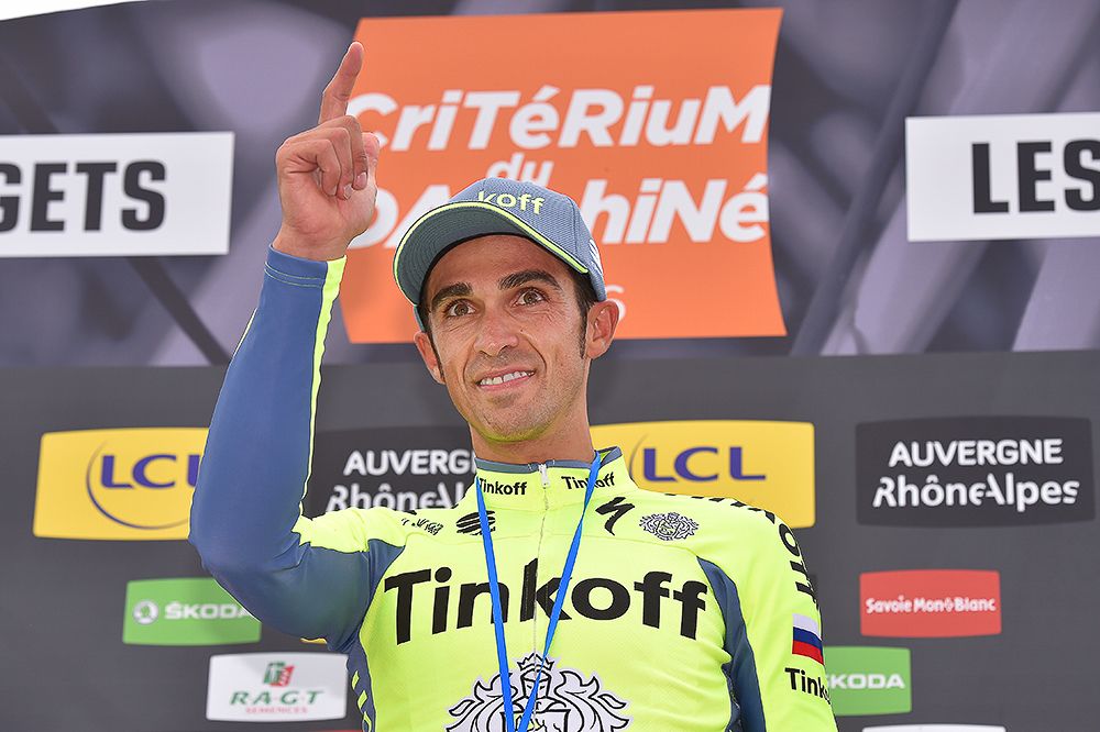 Contador on the podium after winning the Dauphine prologue
