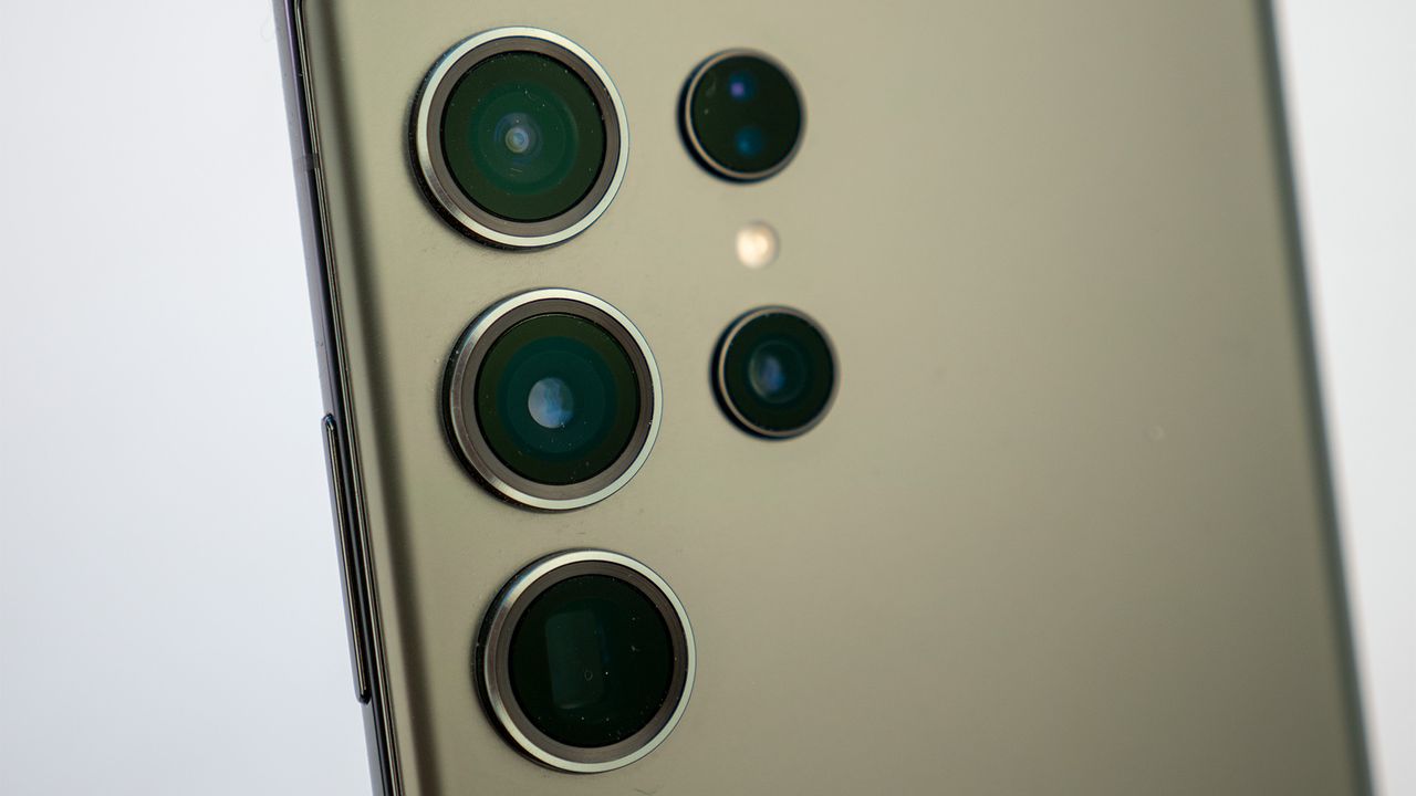 Dust around the raised camera lenses on the Samsung Galaxy S23 Ultra