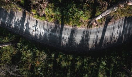 Endurance cyclist Payson McElveen's trans-Tasmania