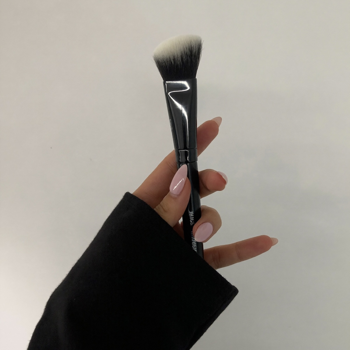 Makeup brush