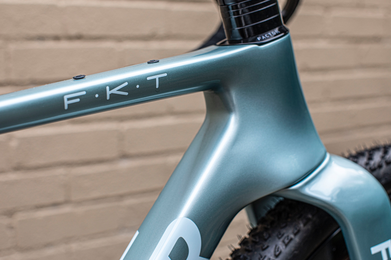 Factor Elara gravel bike