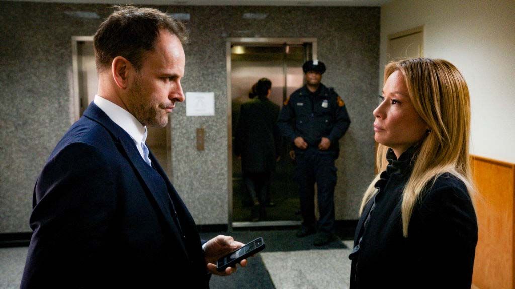 Jonny Lee Miller and Lucy Liu in &#039;Elementary&#039;