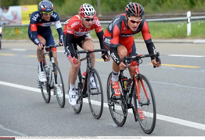 Sylvan Dillier (BMC) leads the breakaway with Boris Vallee (Lotto-Belisol) and Reto Hollenstein (IAM Cycling)