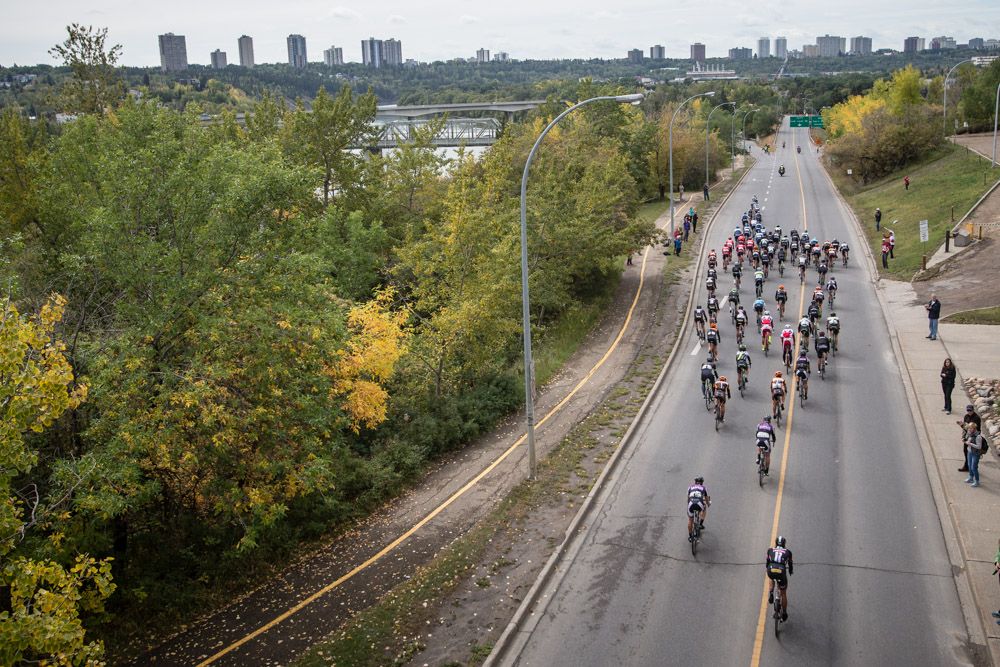The peloton heads away from downtown