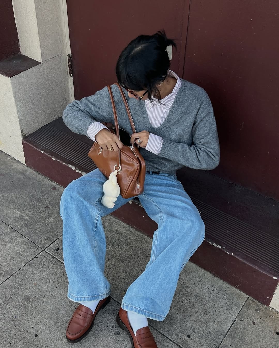 Stephanie Arant in light wash jeans