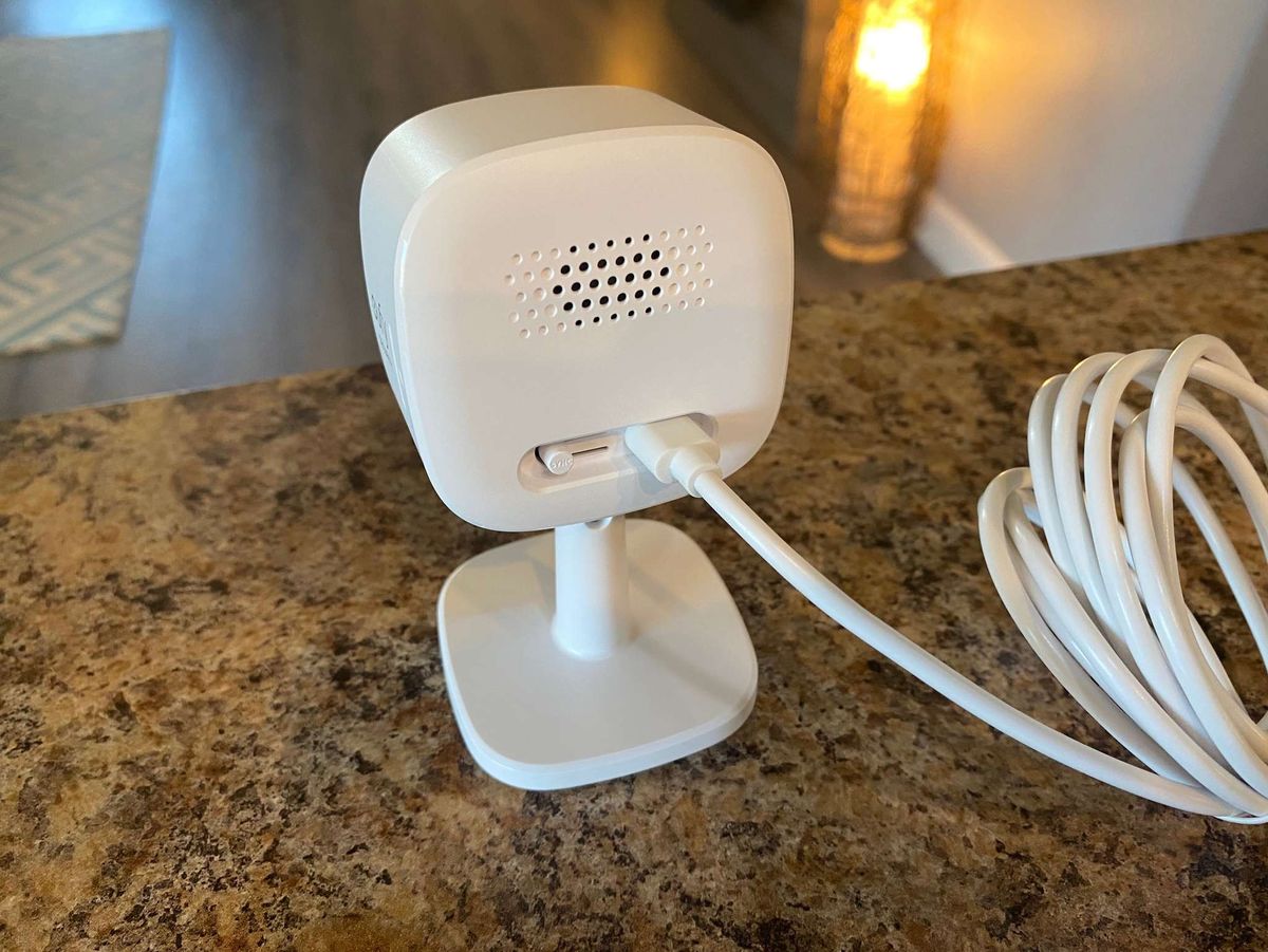 Eufy Indoor Cam 2k Back View