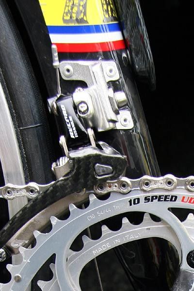 A close look at the front derailleur clamp.