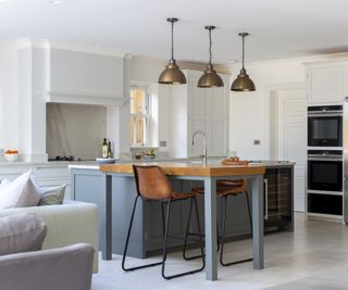 kitchen island with table section at right angles to main island