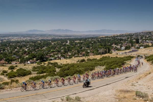 The peloton leaves Ogden.