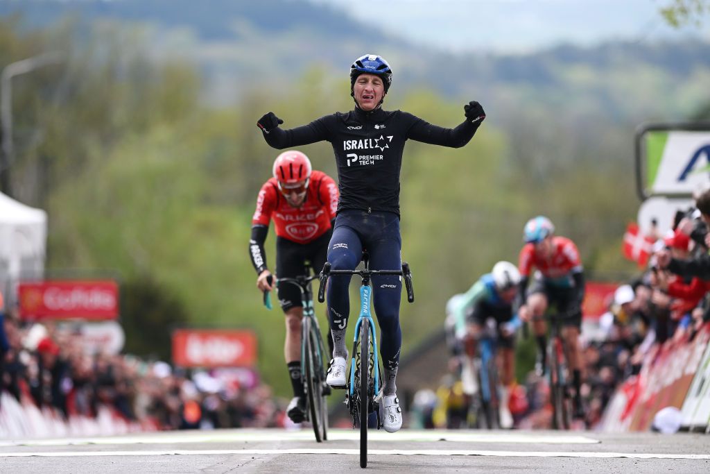 HUY BELGIUM APRIL 17 Stephen Williams of The United Kingdom and Team Israel Premier Tech celebrates at finish line as race winner during the 88th La Fleche Wallonne 2024 Mens Elite a 1986km one day race from Charleroi to Huy UCIWT on April 17 2024 in Huy Belgium Photo by Dario BelingheriGetty Images