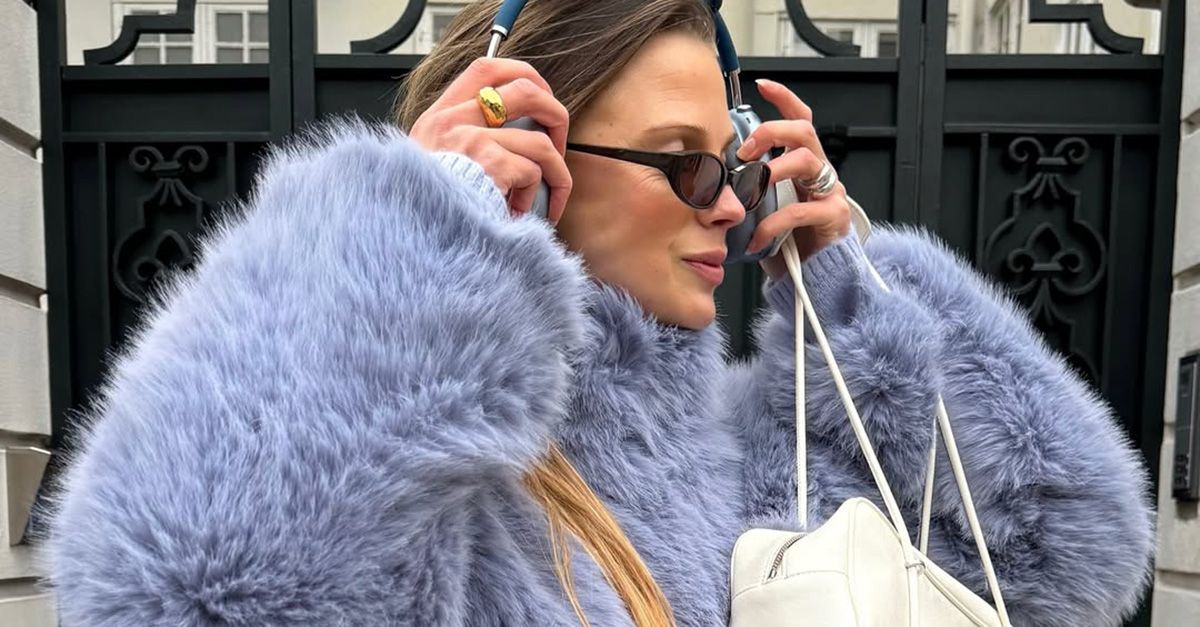 Step Aside Black and Brown—These Are the Colours We’re Wearing This Trending Coat Style In