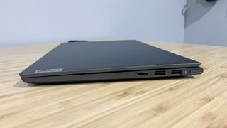 Lenovo IdeaPad Slim 7 (AMD Ryzen 7)