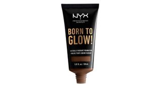 NYX Born To Glow Naturally Radiant Foundation