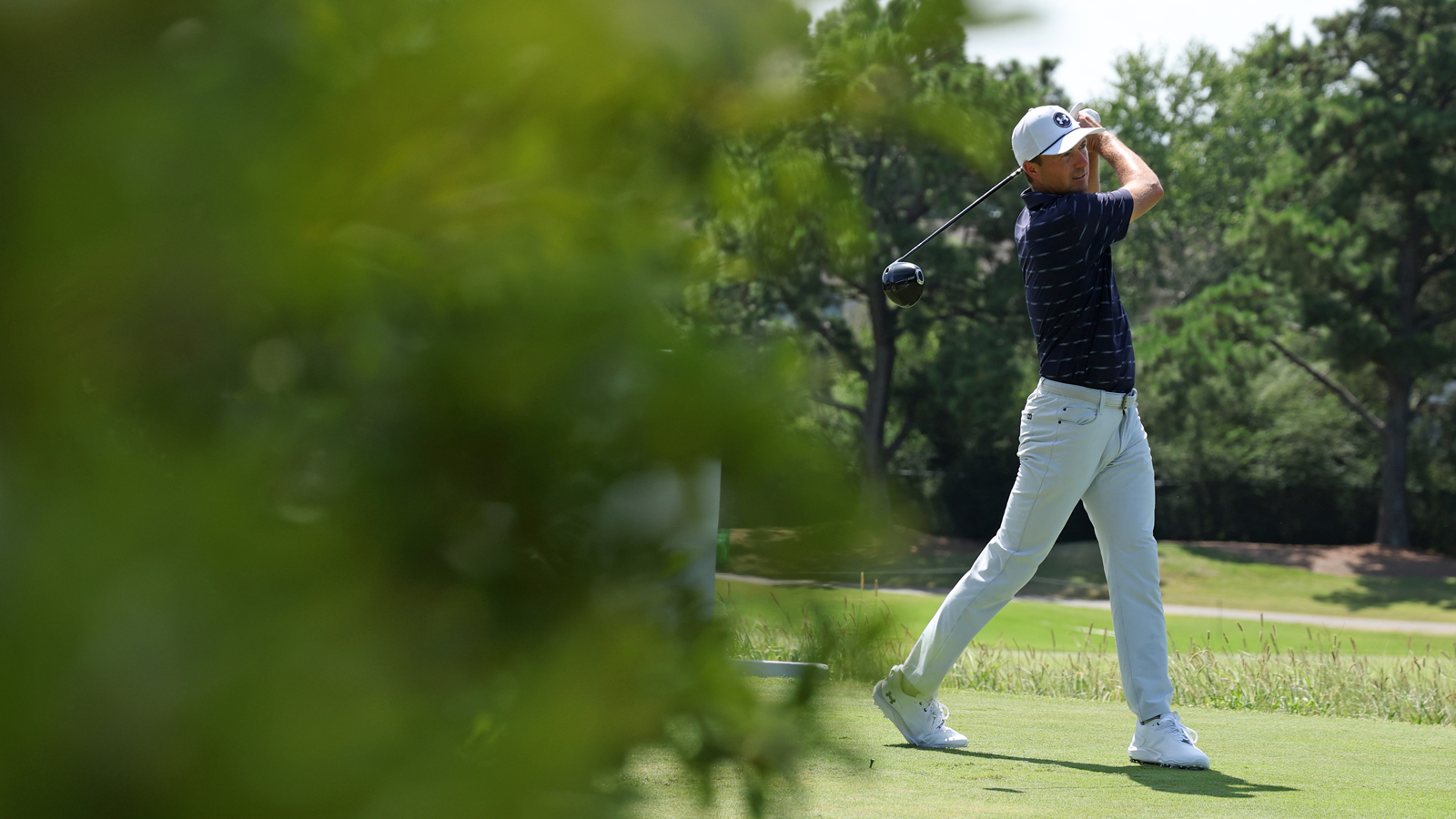 Jordan Spieth hits a driver off the tee