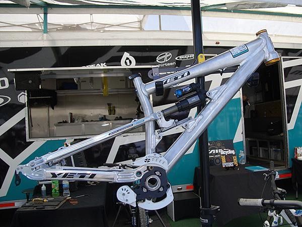 The Yeti 303-R prototype offers just 5.4" of travel
