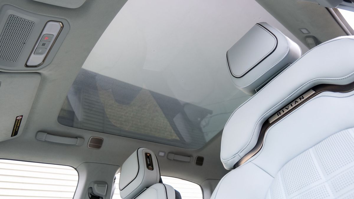 2025 Rivian R1T Tri.