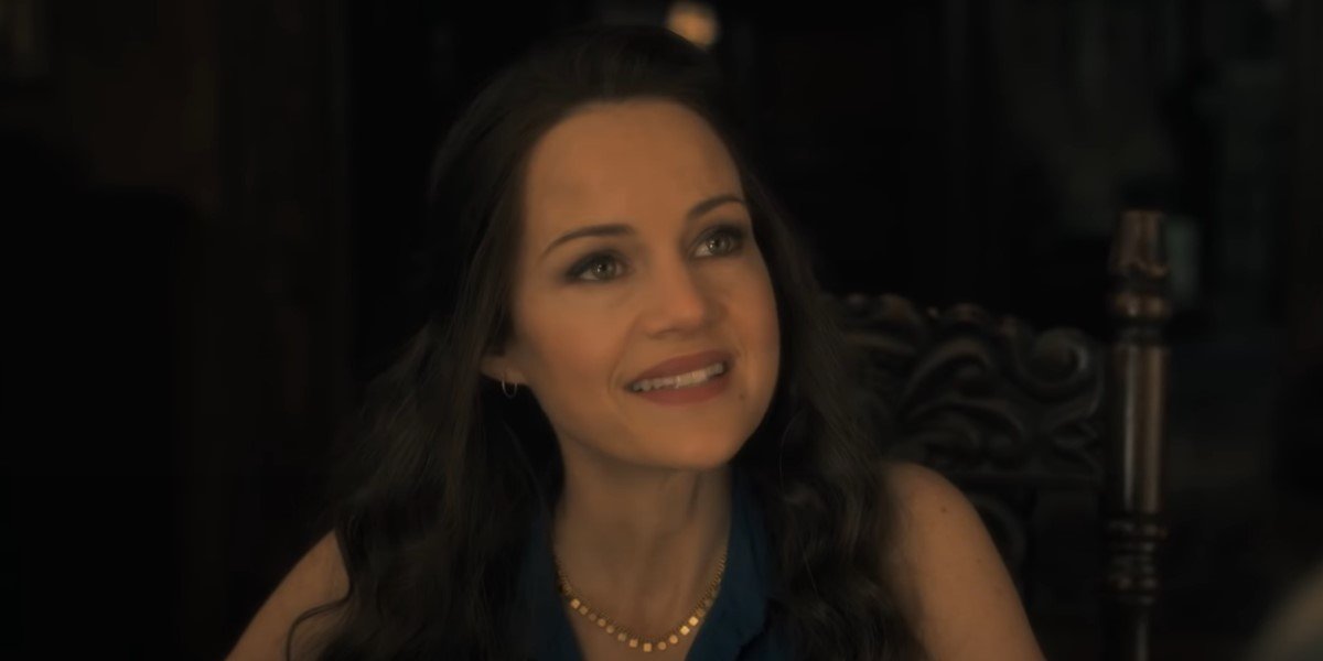 carla gugino&#039;s olivia crain in the haunting of hill house