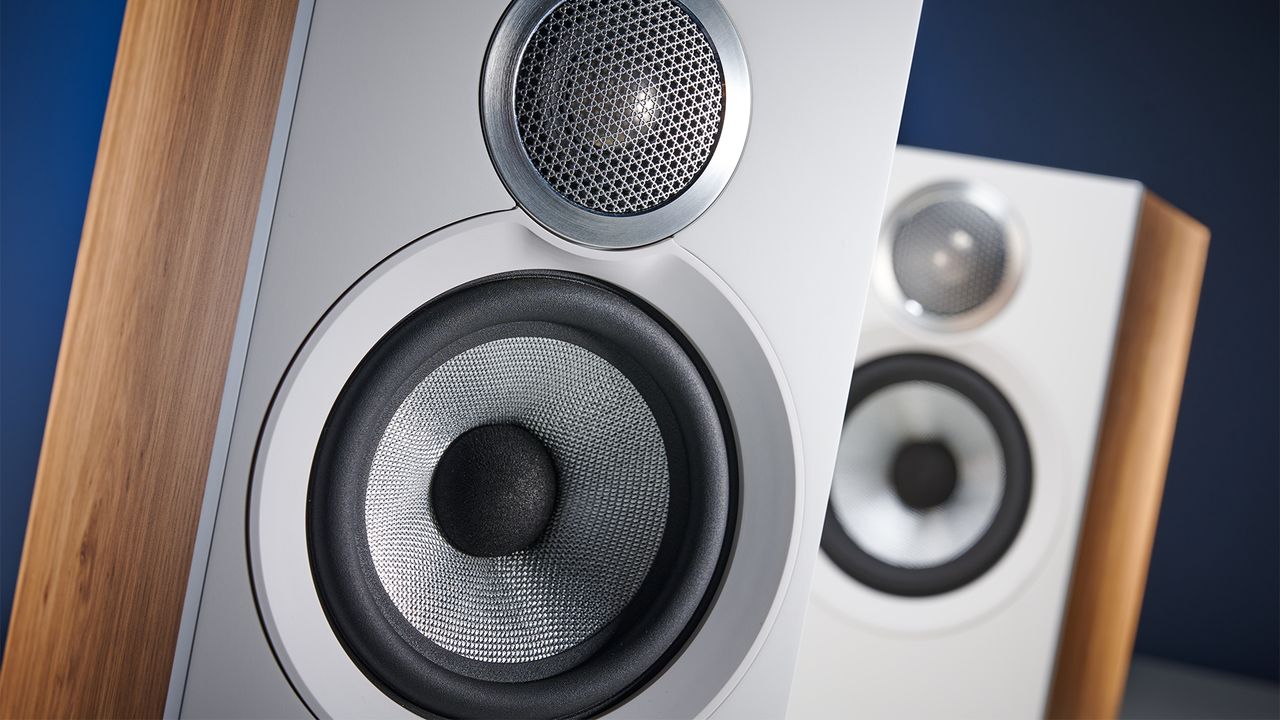 Standmount speakers: Bowers &amp; Wilkins 607 S3