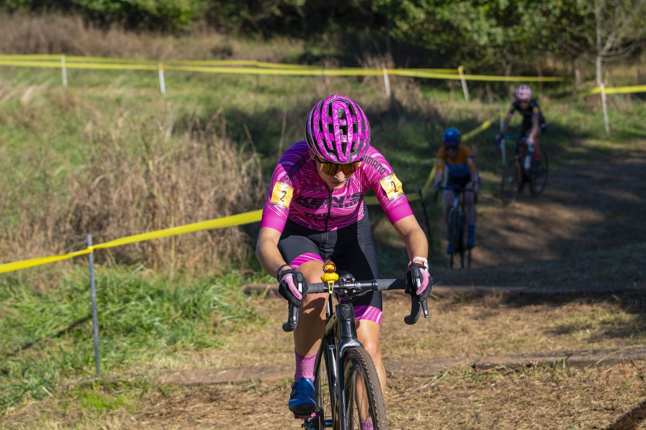 Emily Shields rides to fourth place in elite women's UCI race on day one Nash Dash
