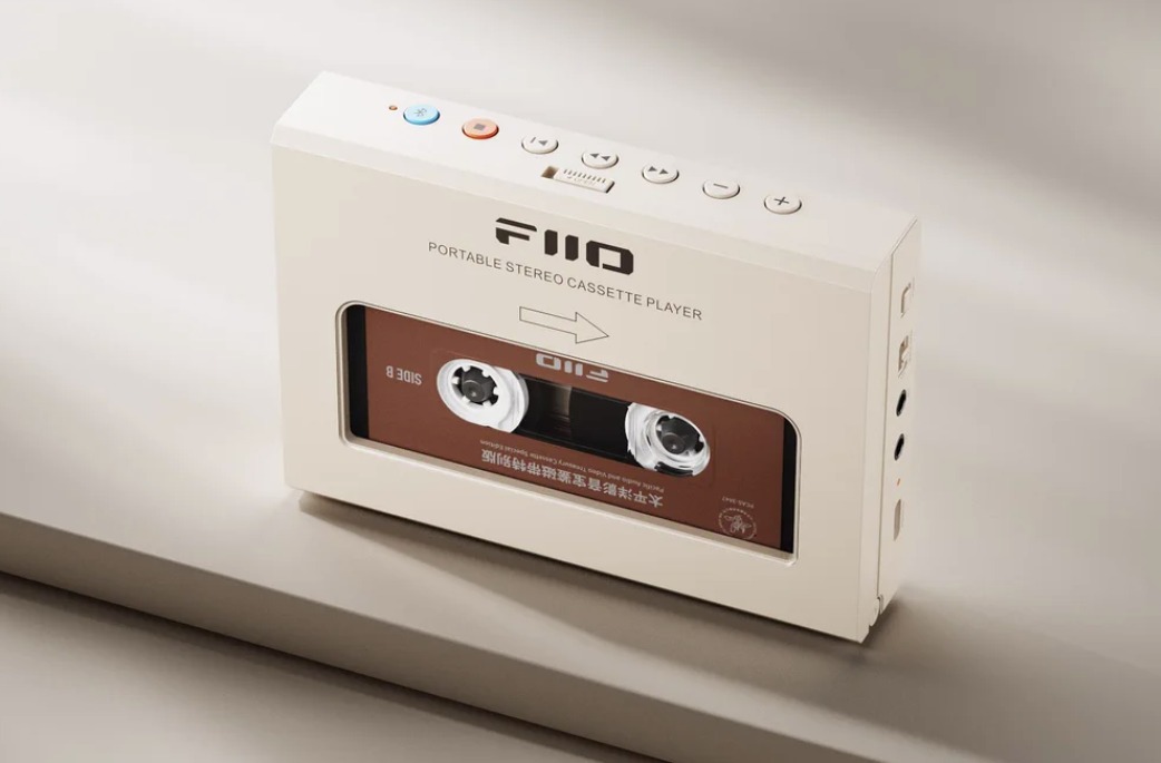FiiO CP11 portable cassette player in beige / cream