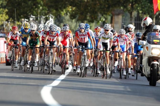 The bunch reached the circuit and the USA team went to the front for a couple of times up the climb