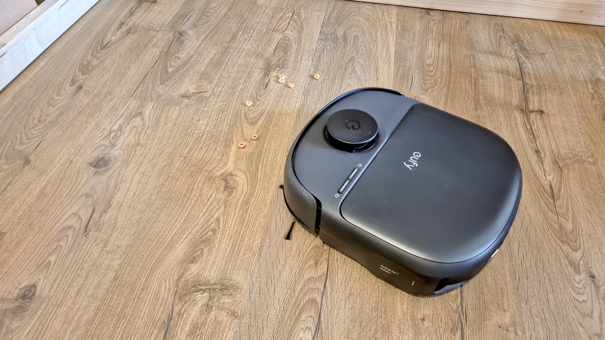 Eufy-Omni-28-robot-vacuum