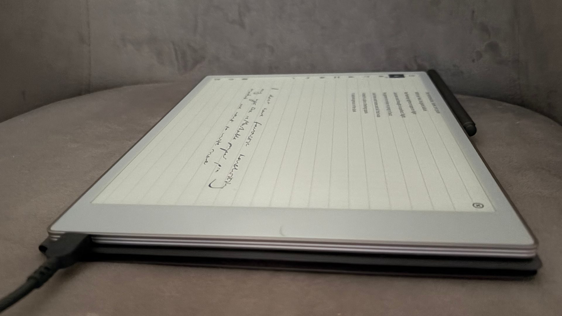 ReMarkable Paper Pro charging