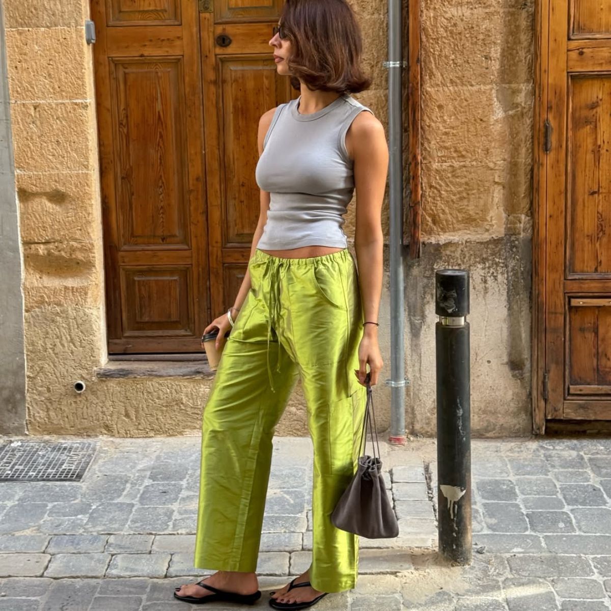@smythsisters wears shantung silk trousers