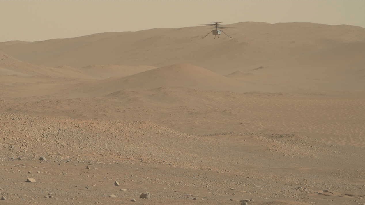 Perseverance Rover Watches Ingenuity Mars Helicopter Fly (video) | Space