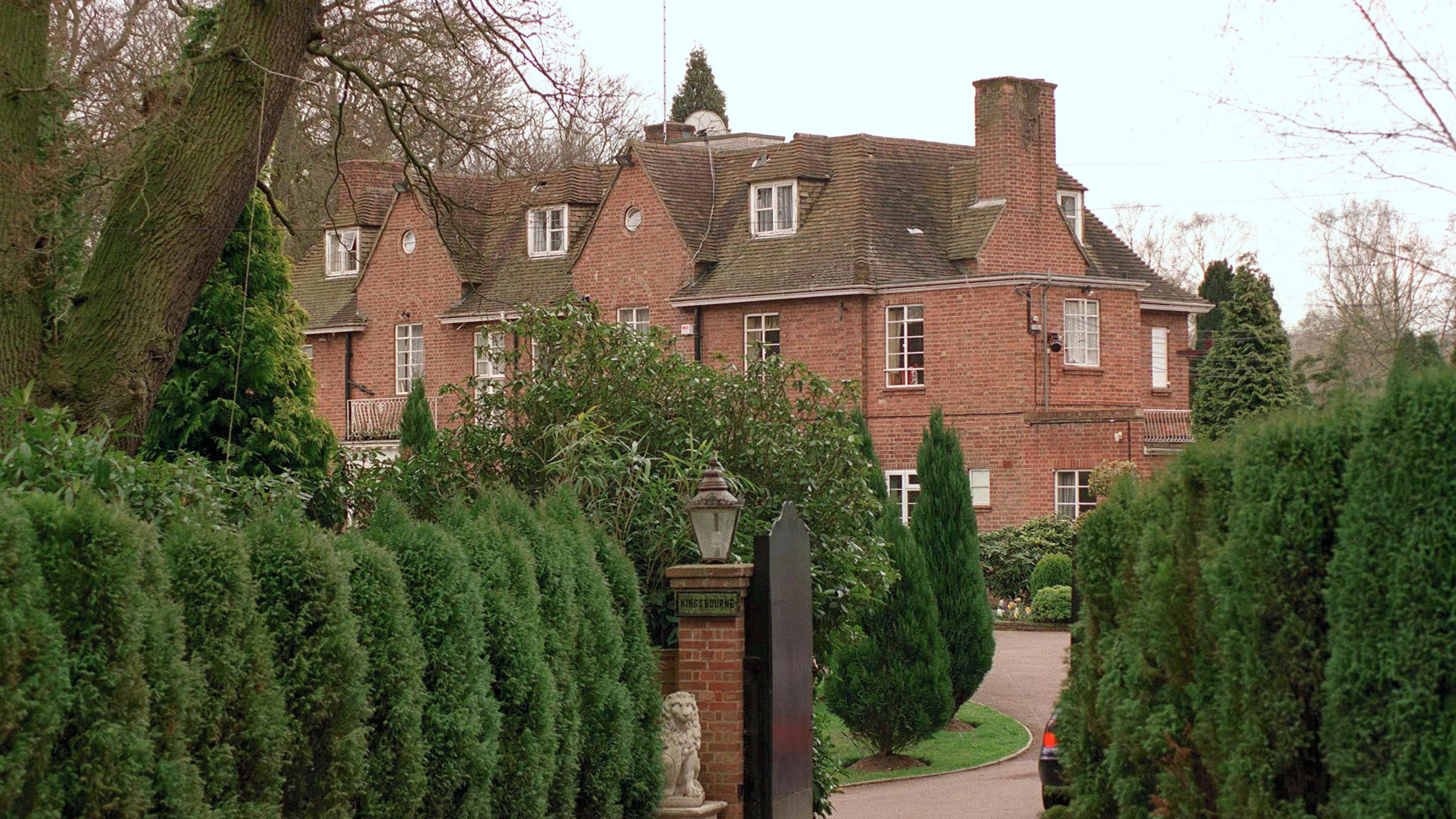 The former Home Of Sarah, Duchess Of York &#039;kingsbourne&#039; On The Wentworth Estate