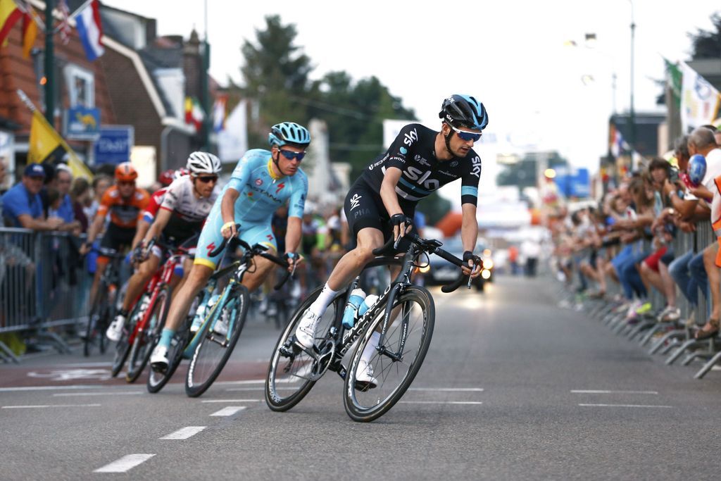 Wout Poels leads the peloton during the Boxmeer post-Tour criterium