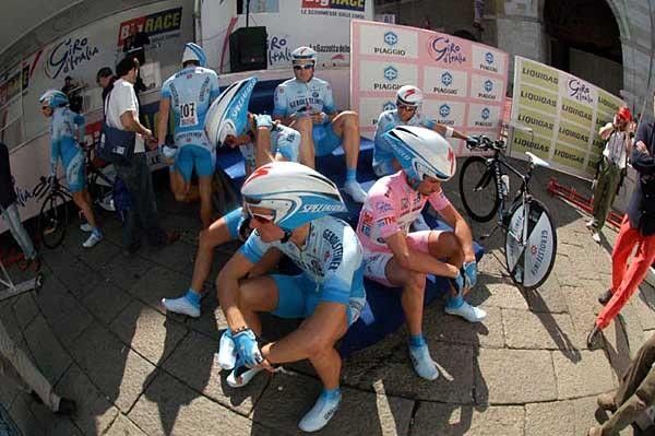 The Gerolsteiner lads were out to hold onto the leader's jersey today
