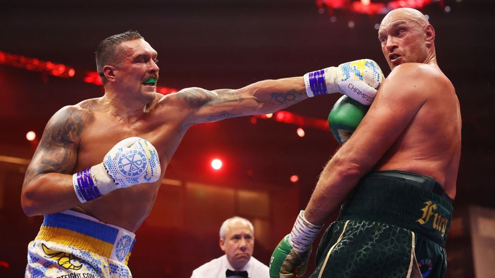 Fury vs Usyk: Oleksandr Usyk lands a punch in the pair&#039;s previous meeting in 2024