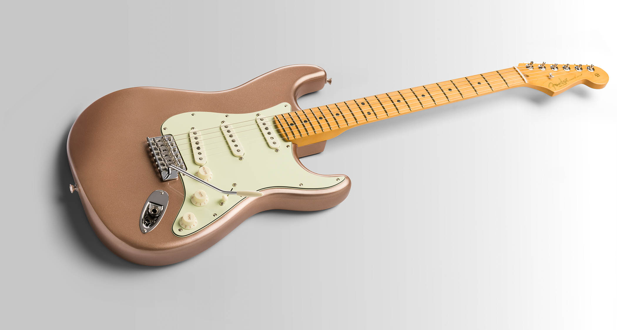 Fender American Professional Classic Stratocaster in Faded Firemist Gold