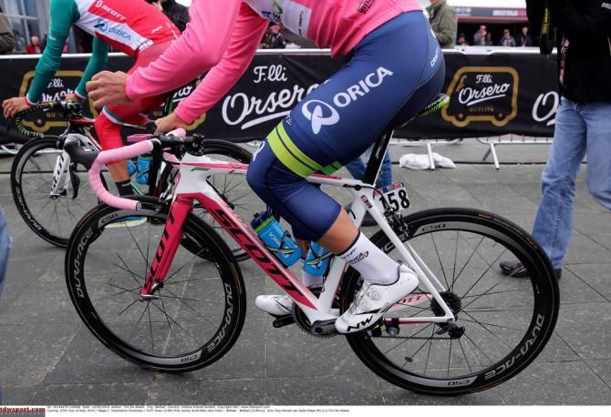 Svein Tuft (Orica-GreenEdge) on his pink bike for stage 2