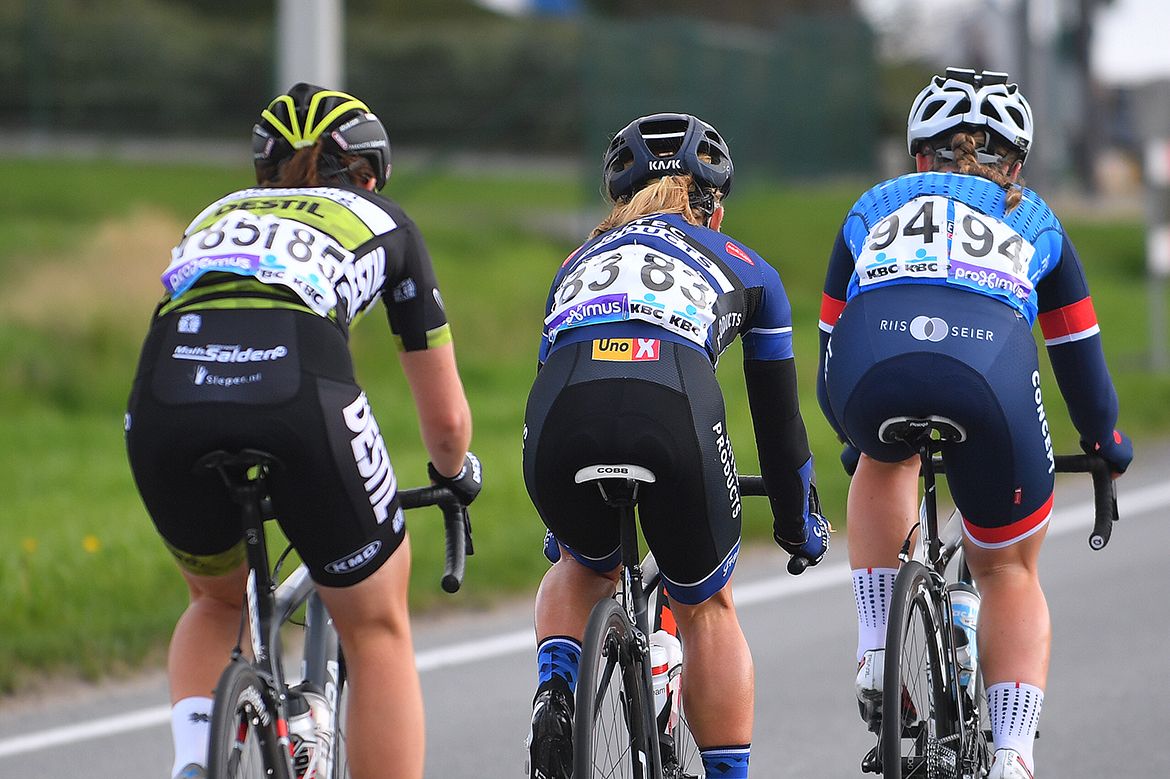 Ilona Hoeksma, Ingvild Gaskjenn and Sara Penton in the breakaway