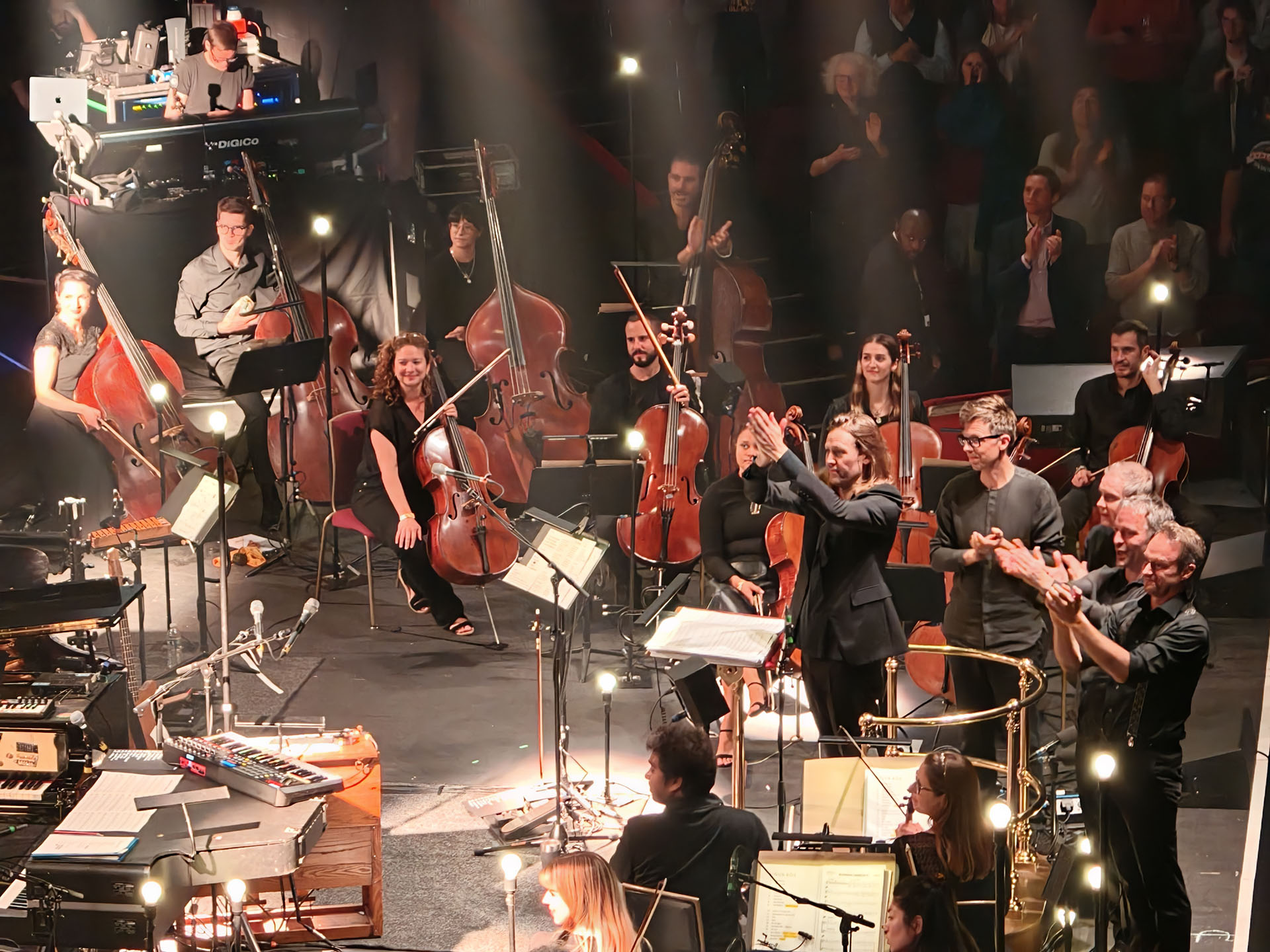 A photo of Sigur Ros with orchestra.