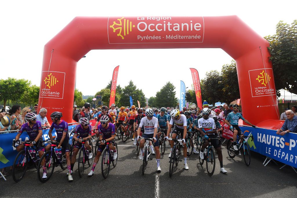 LISLE JOURDAIN FRANCE JUNE 16 LR Ben Swift of United Kingdom and Team INEOS Grenadiers Ignatas Konovalovas of Lithuania and Team Groupama FDJ and Dawit Yemane of Eritrea and Team Bike Aid and a general view of the peloton prior to the 46th La Route dOccitanie La Depeche du Midi 2022 Stage 1 a 1744km stage from Smac to LIsle Jourdain RDO2022 on June 16 2022 in LIsle Jourdain France Photo by Dario BelingheriGetty Images