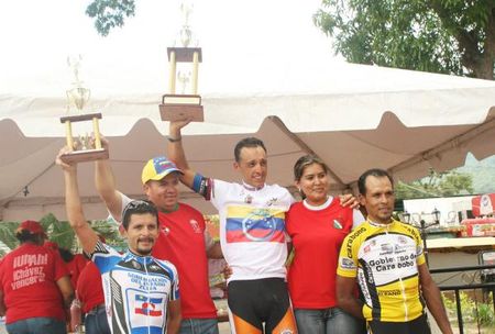 Elite men's podium (L-R): Jose Rujano (Gobernaci&oacute;n Zulia), Tomas Gil (Loter&iacute;a del T&aacute;chira) and Jose Chacon (Gobierno de Carabobo).
