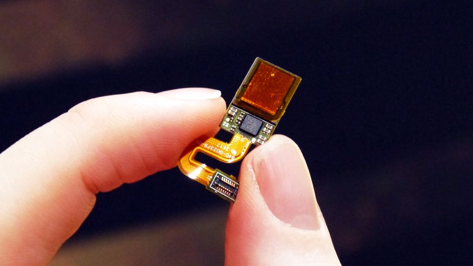 Indepth look the world's first smartphone with an indisplay