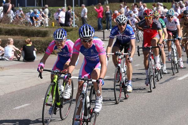 The Lampre riders control the pace.