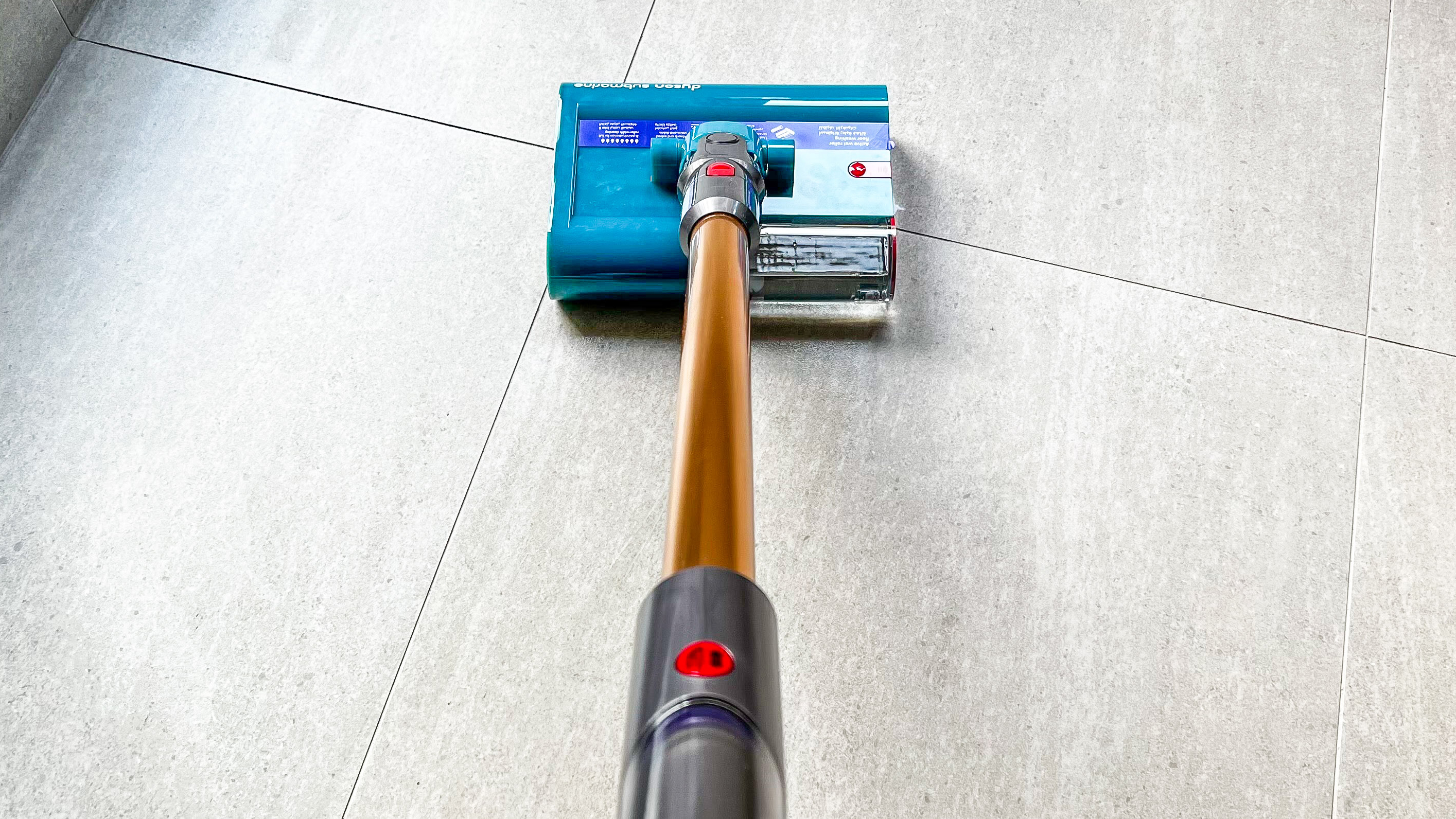 The mopping floorhead on the Dyson V16s Detect Submarine