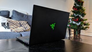 The lid of the Razer Blade 15 (2018) with the logo visible