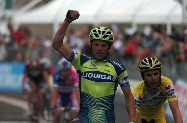 Fist pumping as Danilo Di Luca (Liquigas) wins for the second time on Montevergine.