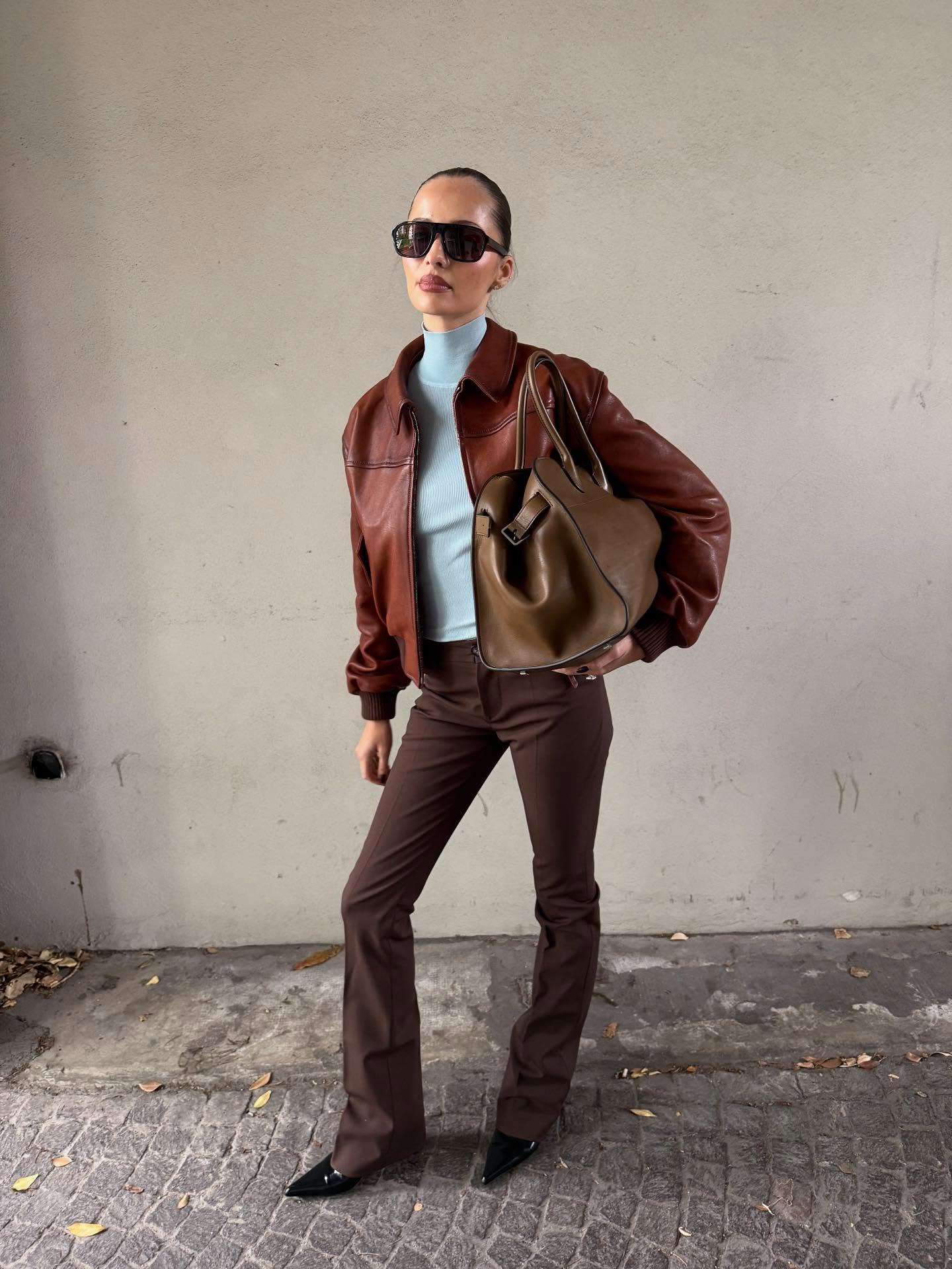 An image of @piamance wearing the icy blue trends