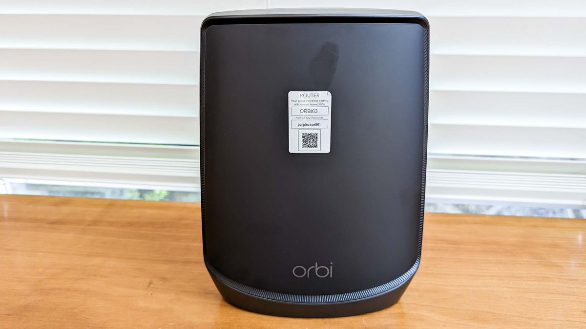 Orbi RBK863S router on desk